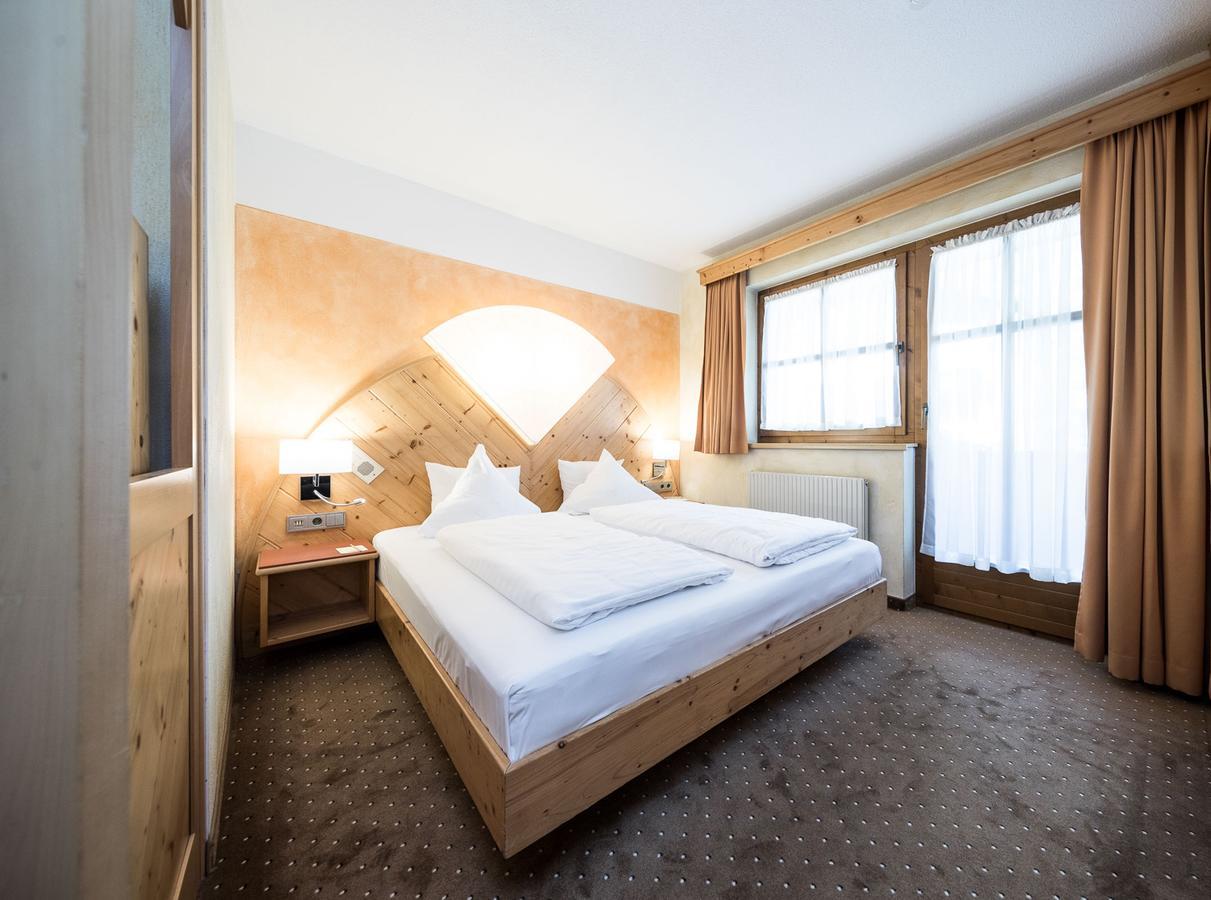 Cappella Natura Vitalis Hotel ノイシュティフト・イム・シュトゥーバイタール エクステリア 写真